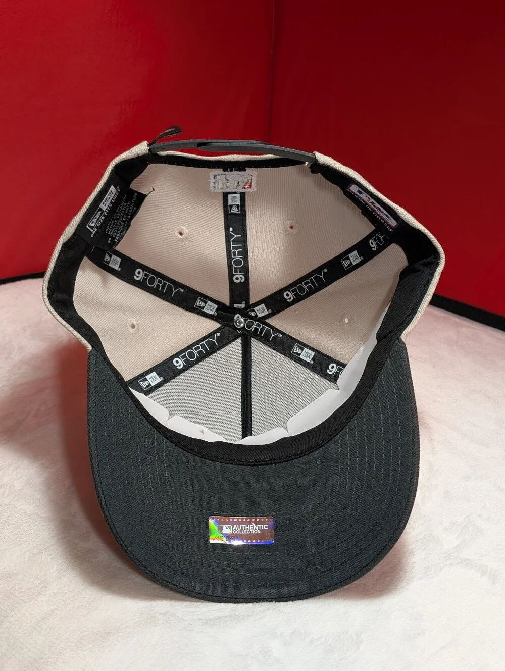 New Era 9FORTY LA Dodgers 2025 World Series Champions Adjustable Hat Beige/Black